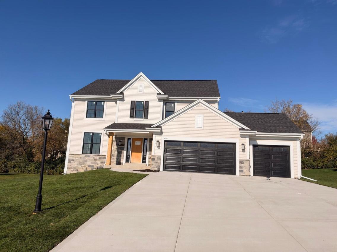 3716 Oakmont Trl, Waukesha, WI 53188