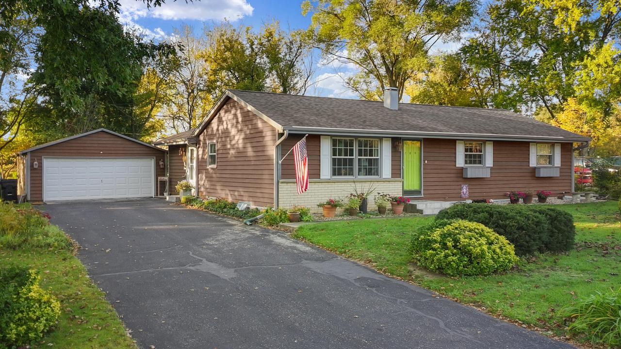 705 Gorman St, Elkhorn, WI 53121