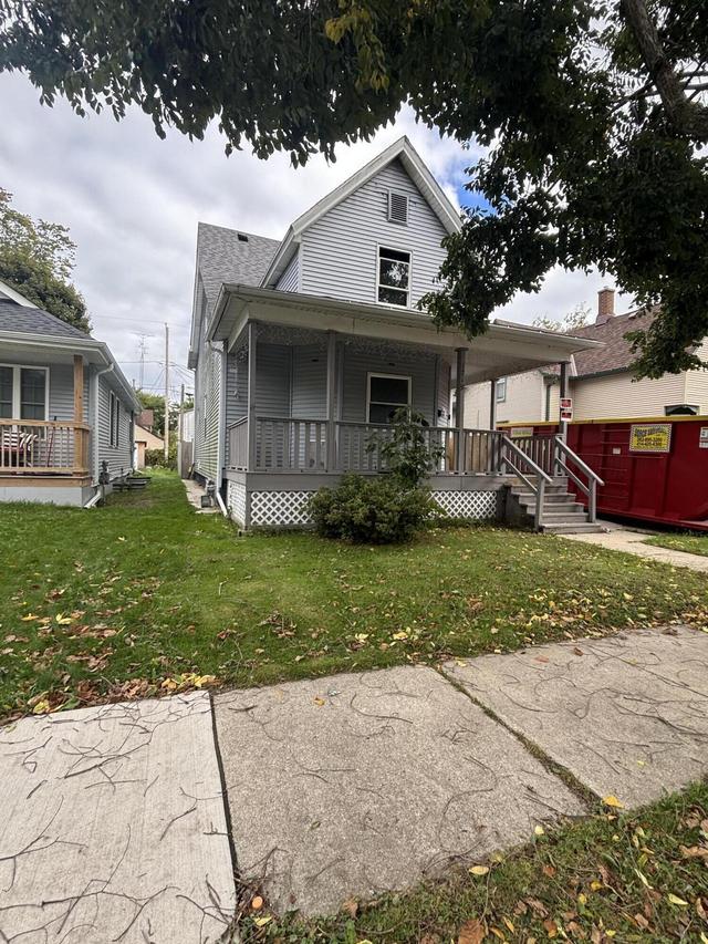 1719 Center St, Racine, WI 53403