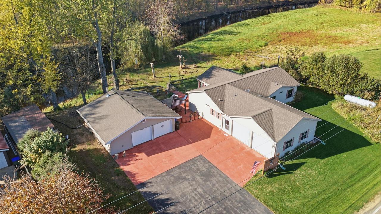 N5897 N State Road 187 -, Shiocton, WI 54170