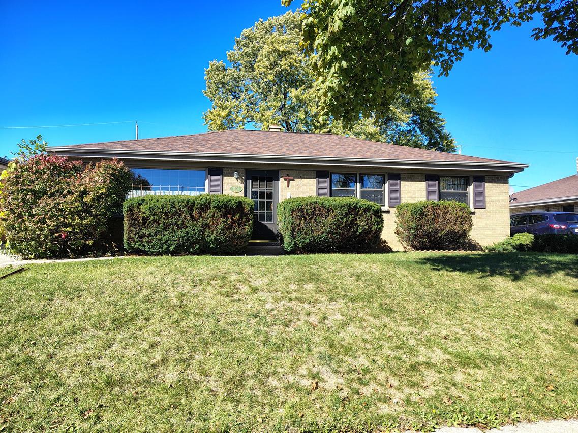1500 W Foster Ave, Milwaukee, WI 53221