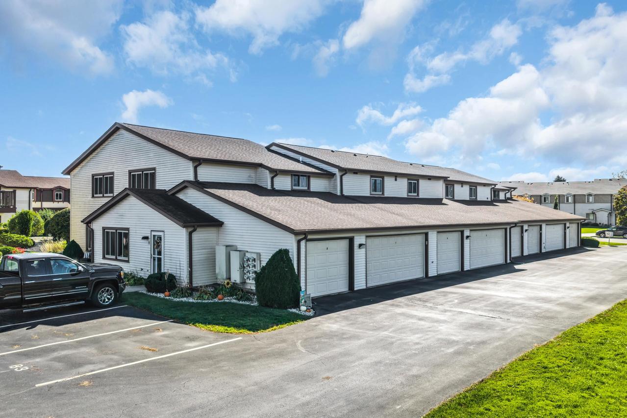 7240 Mariner Dr #7, Mount Pleasant, WI 53406