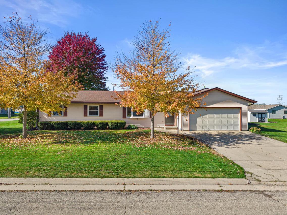 412 Terry Ln, Watertown, WI 53094