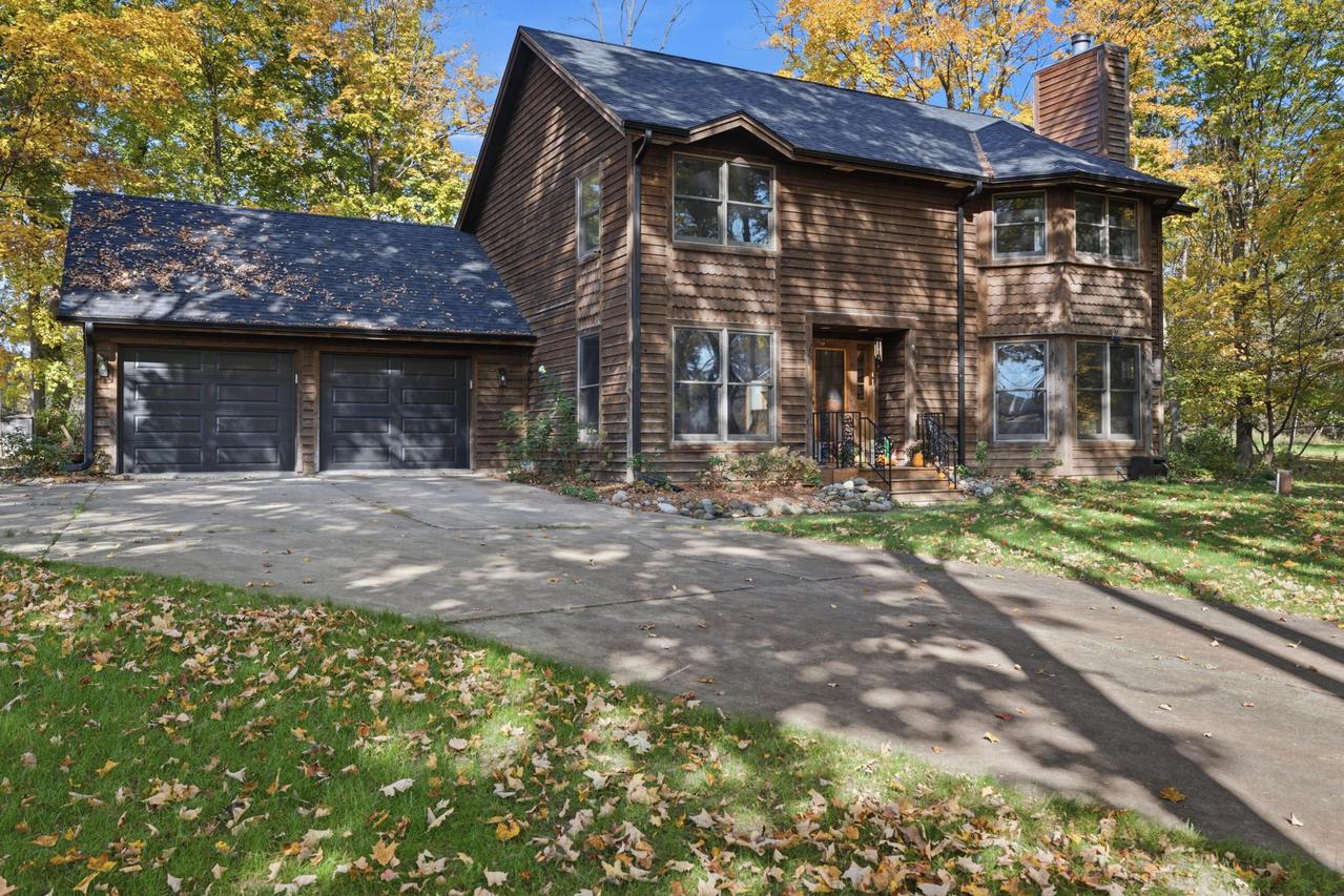 N64W33734 Lakeview Dr, Merton, WI 53066