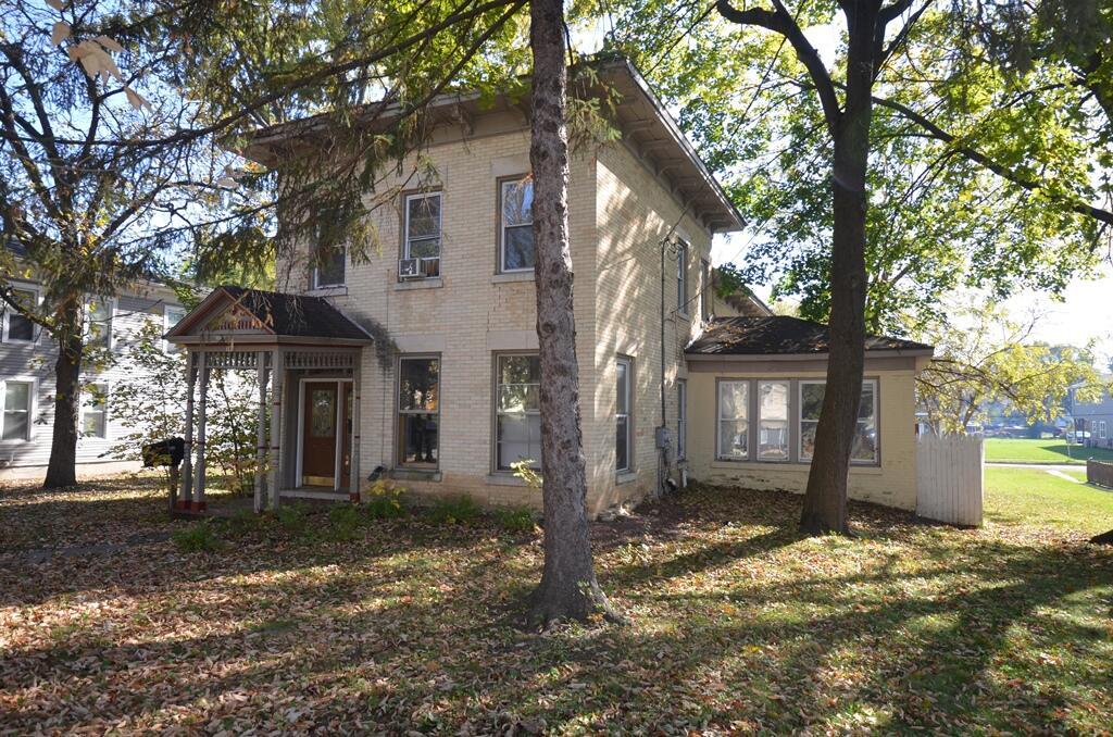 343 S Janesville St, Whitewater, WI 53190