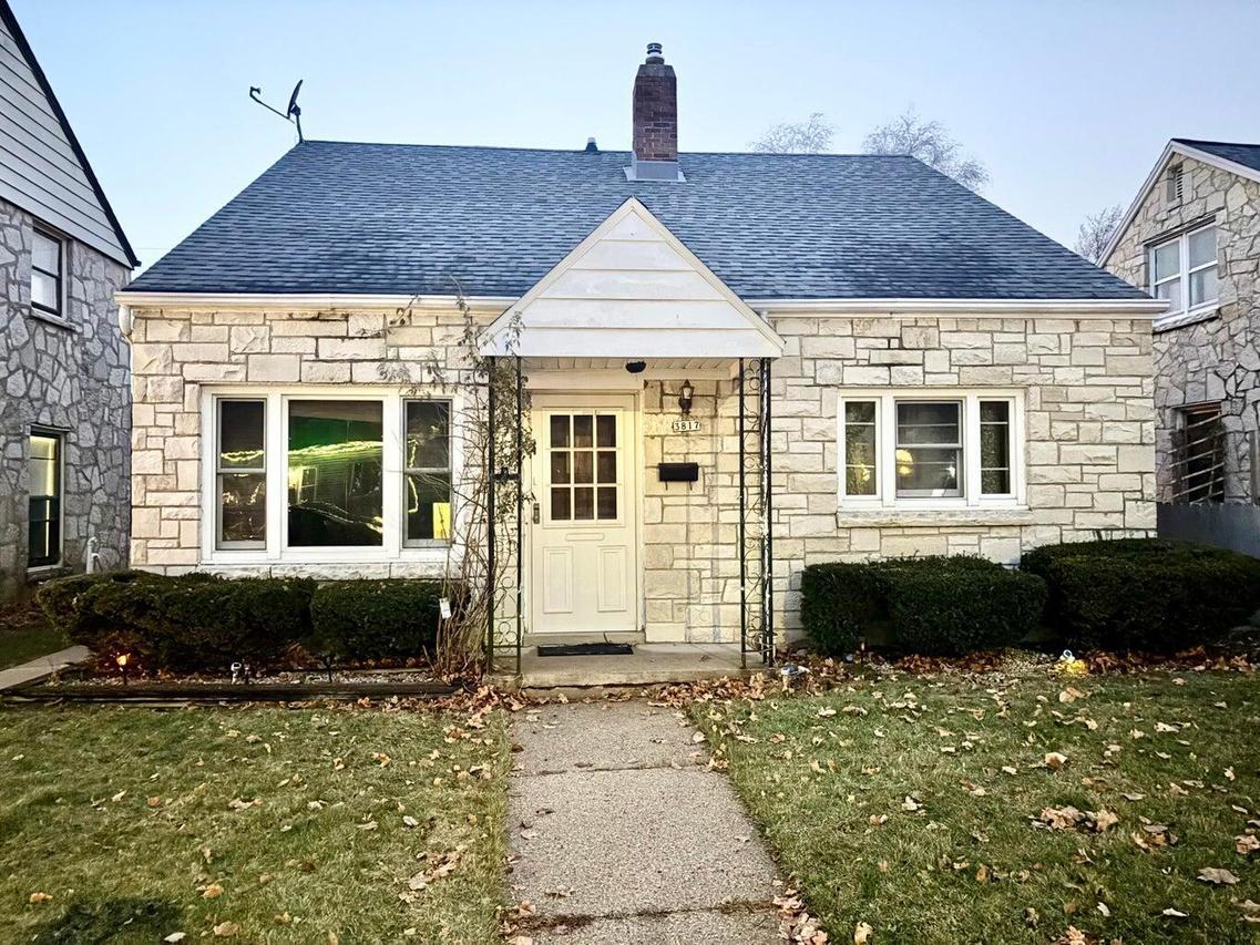 3817 S 14th St, Milwaukee, WI 53221