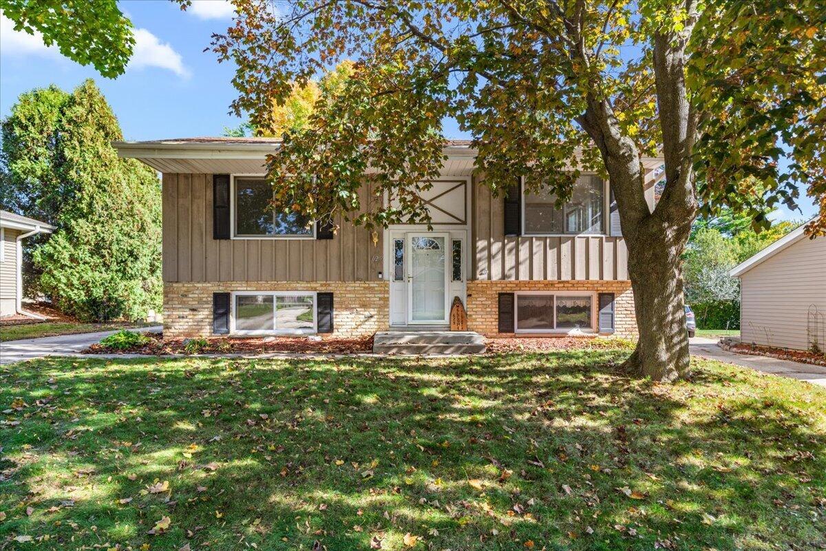629 Victoria St, West Bend, WI 53090