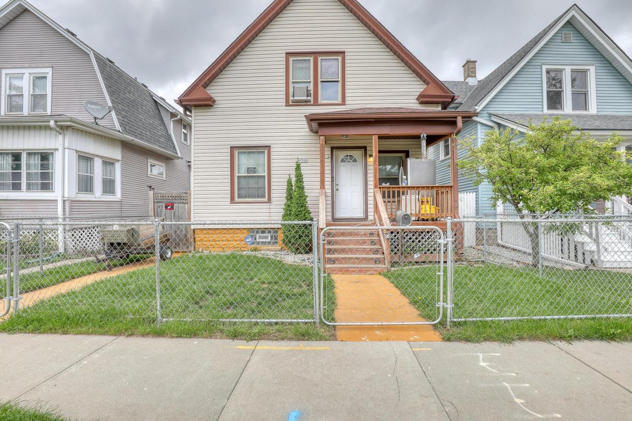 1560 S 73rd St., West Allis, WI 53214