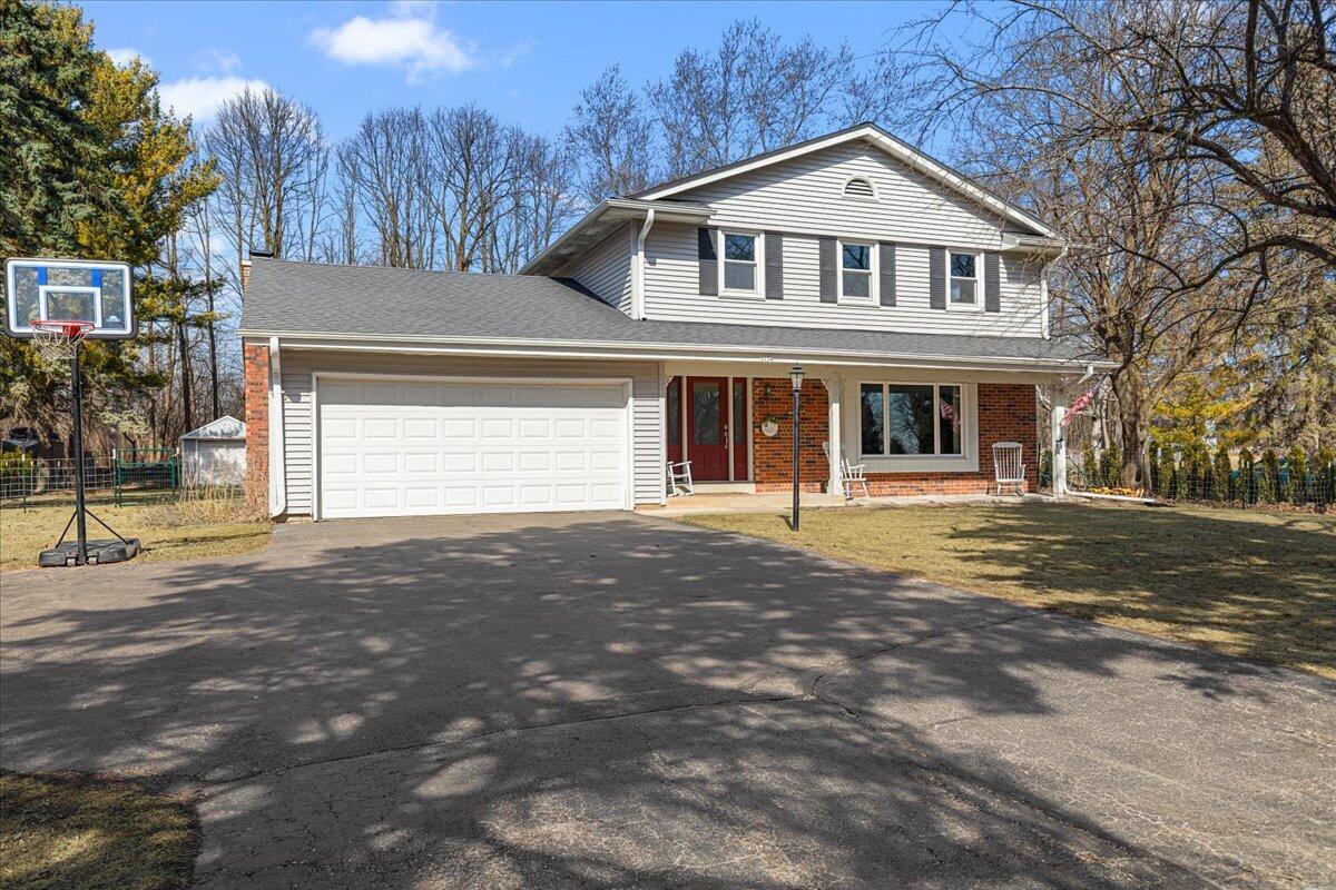 3134 Skyline Dr, Richfield, WI 53033