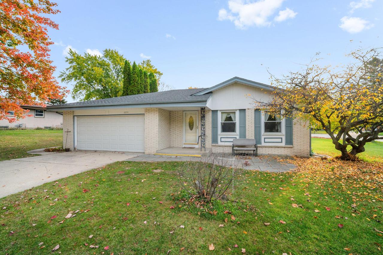 W234N6074 Tulip Ln, Sussex, WI 53089