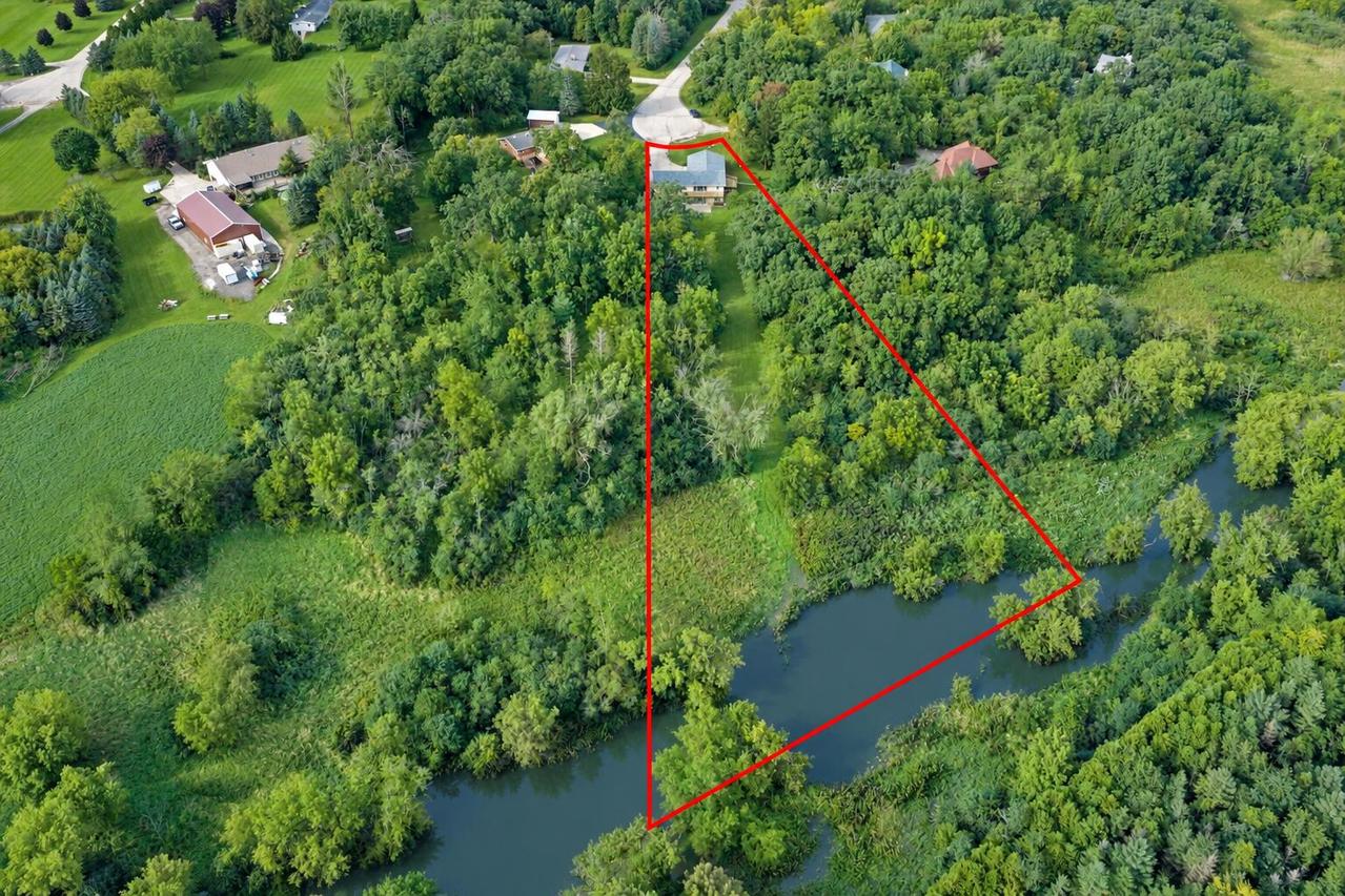 6511 203rd Ave, Bristol, WI 53104