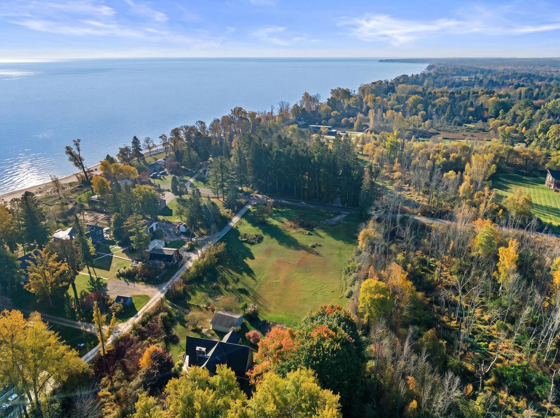 1960 W Pebble Beach, Cedar Grove, WI 53013