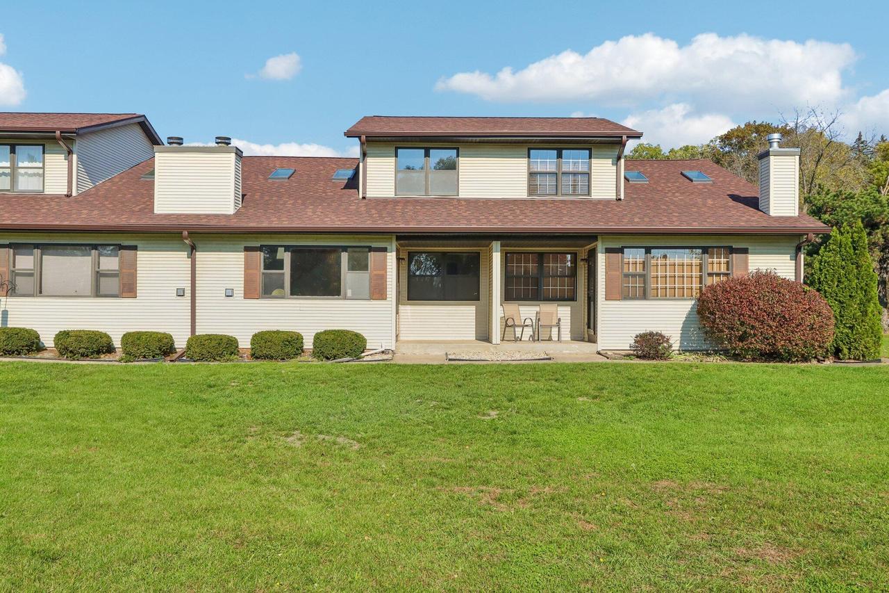 N6959 Rock Lake #2, Lake Mills, WI 53551