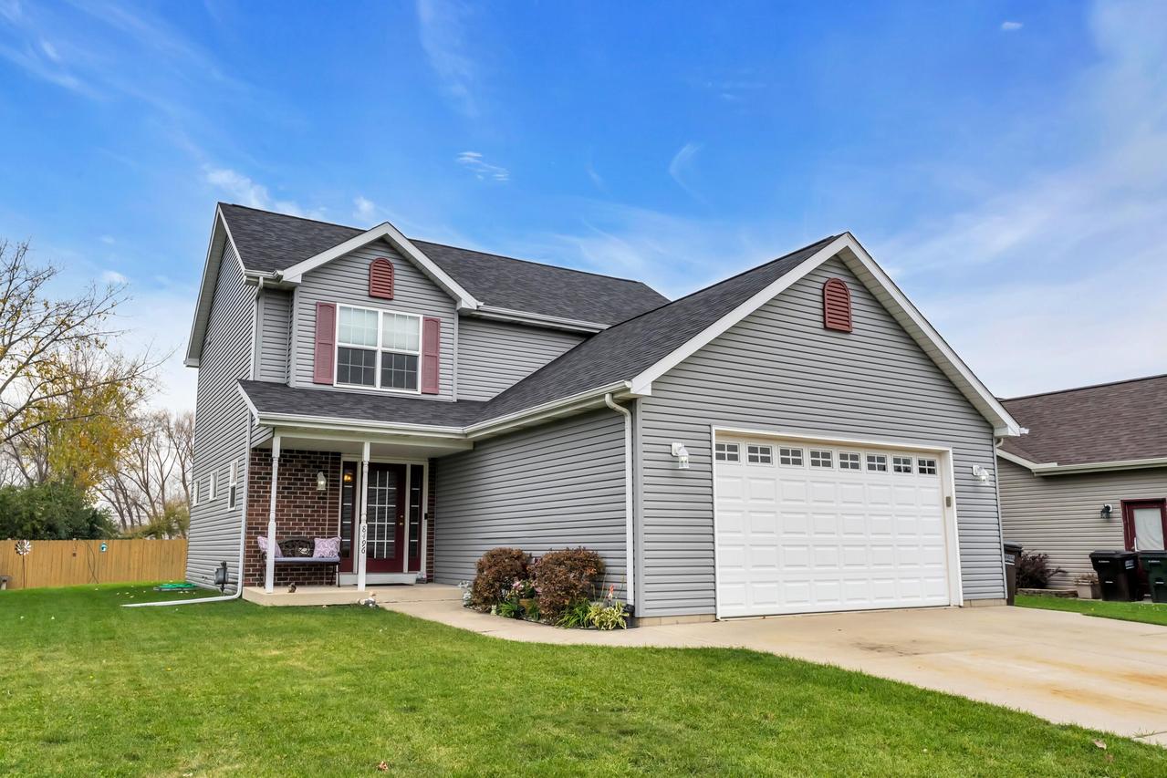 8496 Westbrook Dr, Sturtevant, WI 53177