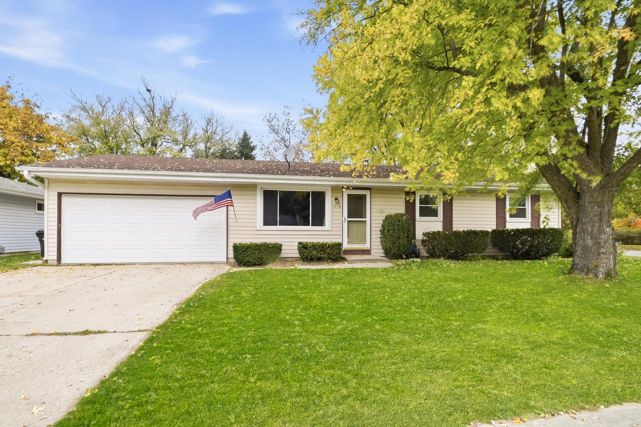 1714 Annie St, West Bend, WI 53090