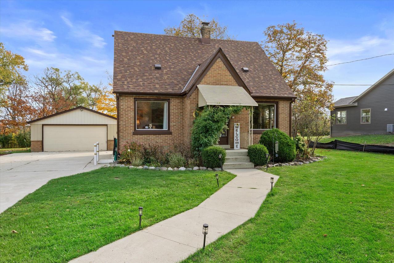 8060 S 20th St., Oak Creek, WI 53154