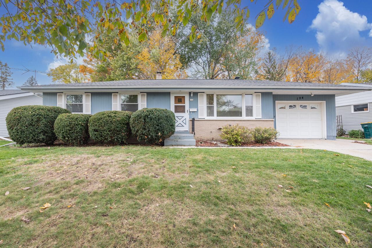 124 N 16th Ave, West Bend, WI 53095