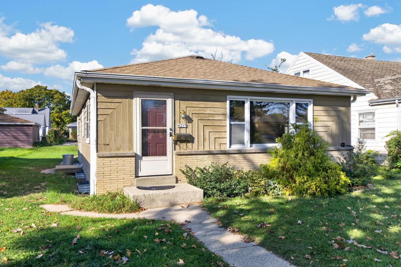4215 N 73rd St, Milwaukee, WI 53216