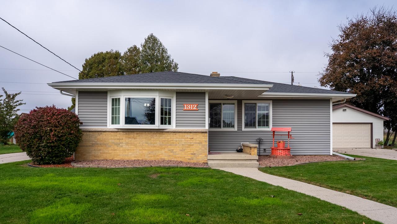 1312 Hamann Rd, Manitowoc, WI 54220