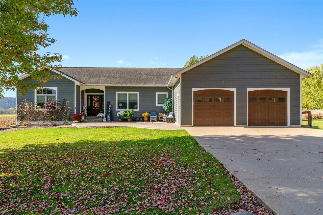 615 N Main St, Viola, WI 54665
