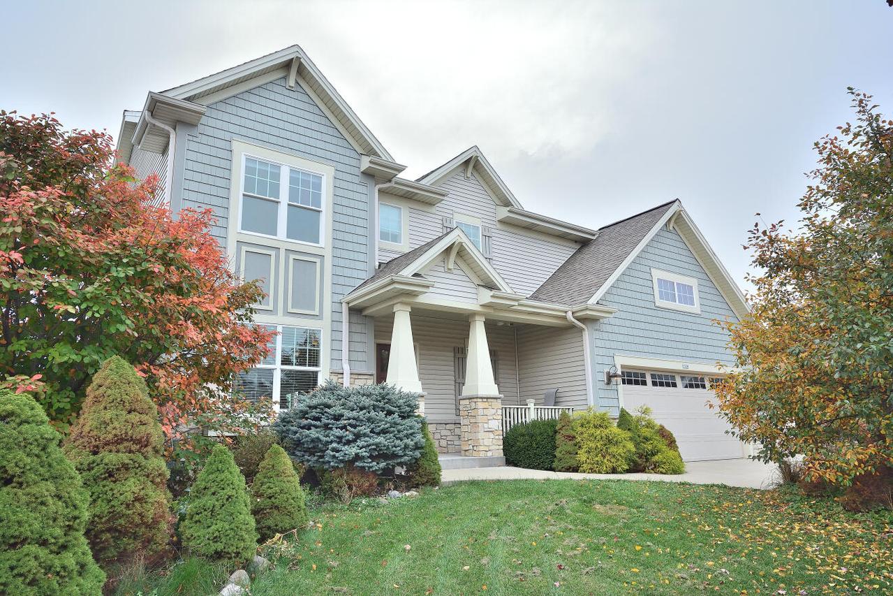 1320 Prairie Creek, Oconomowoc, WI 53066