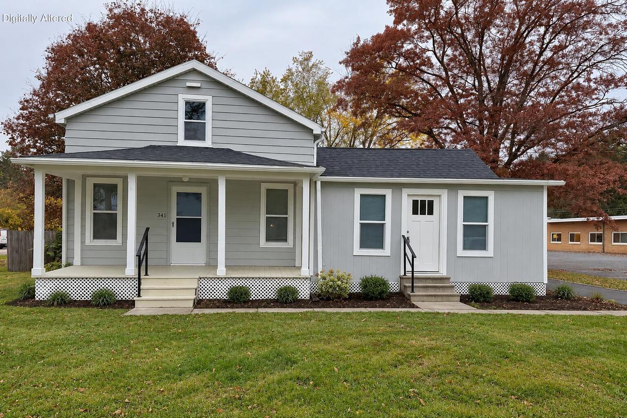 341 Zion St, Hartland, WI 53029