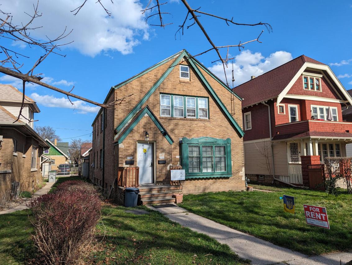 2944 N 48th St, Milwaukee, WI 53210