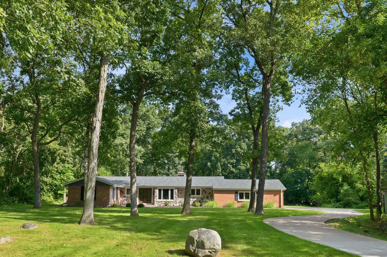 N70W26730 Hickory Chasm Rd, Lisbon, WI 53089