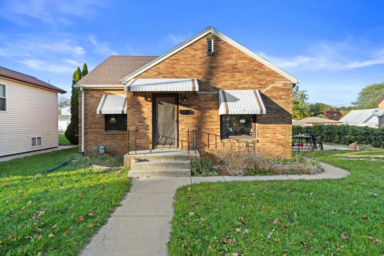 3734 E Grange Ave, Cudahy, WI 53110