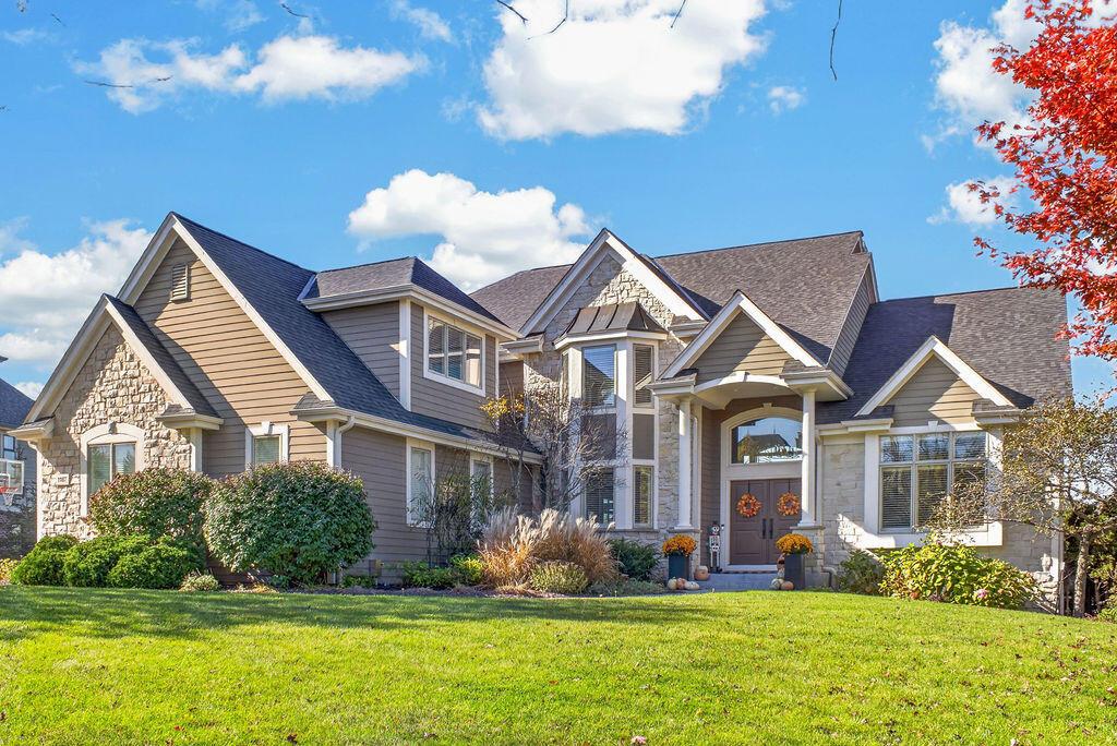 1187 Mary Hill, Hartland, WI 53029