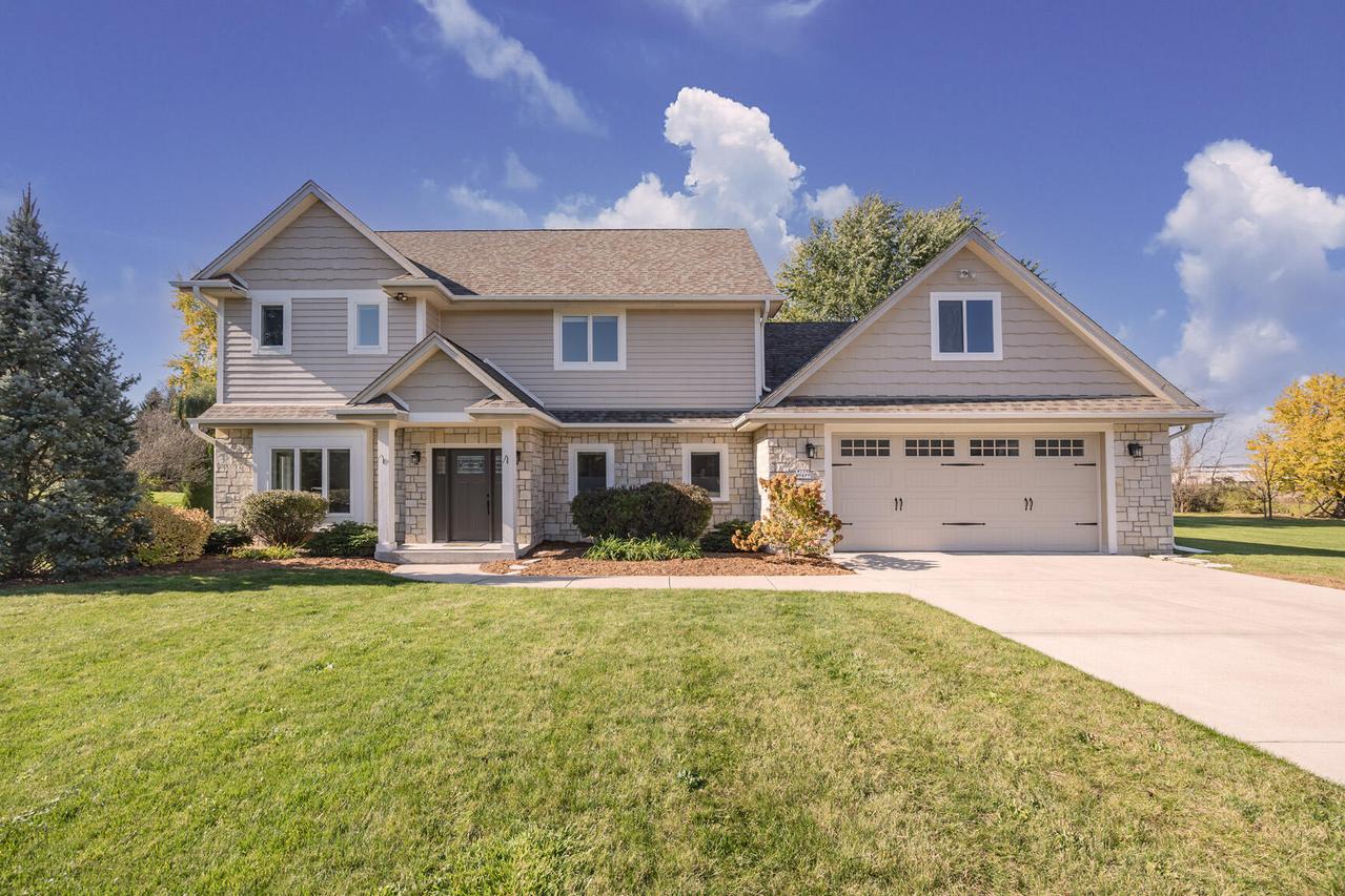 W220N5477 Townline Rd, Lisbon, WI 53089