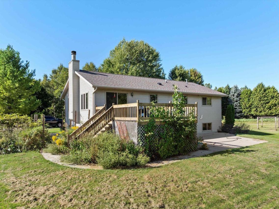 E1933 County Road Ab -, Franklin, WI 54208