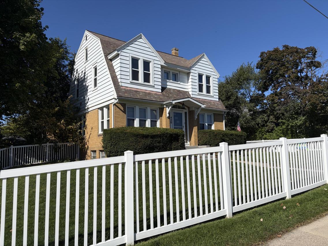 420 S Washington Ave, Waukesha, WI 53188