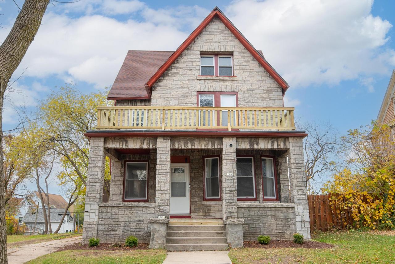 2445 N Palmer St, Milwaukee, WI 53212