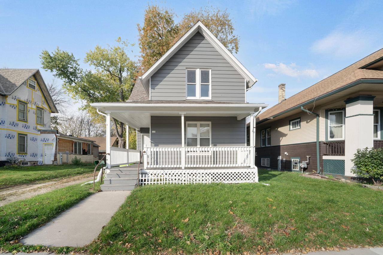 163 N Main St, Dousman, WI 53118