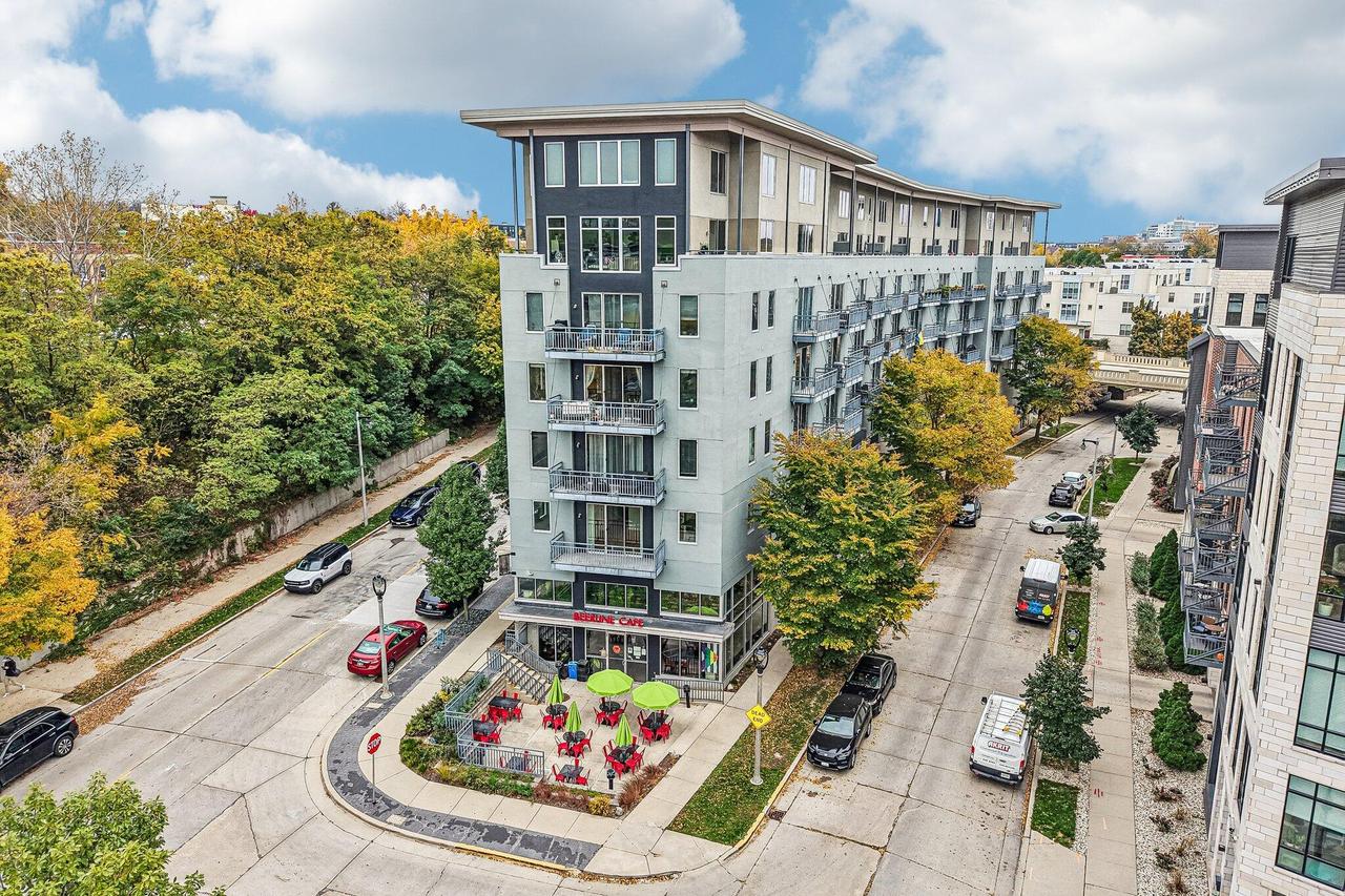 2080 N Commerce St #103, Milwaukee, WI 53202
