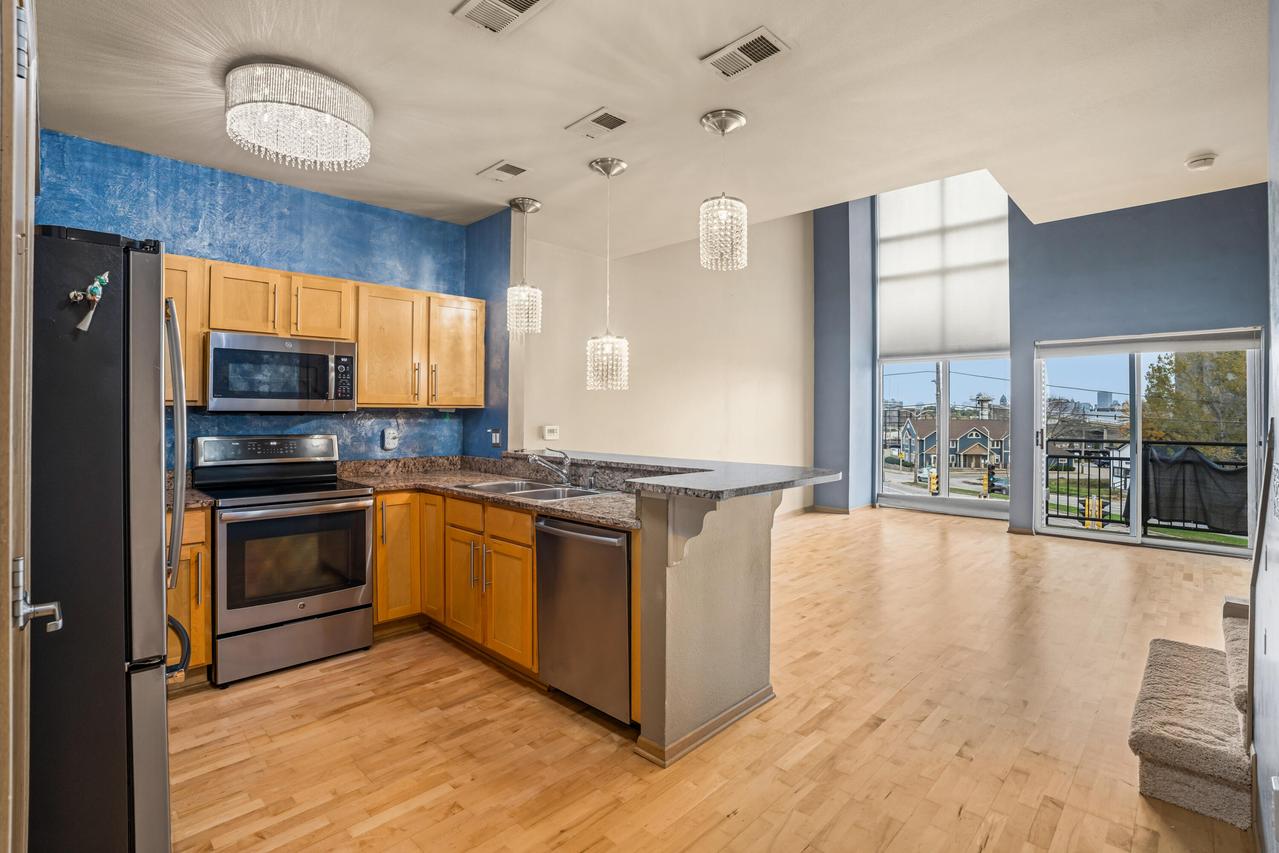 2121 S Kinnickinnic Ave #113, Milwaukee, WI 53207