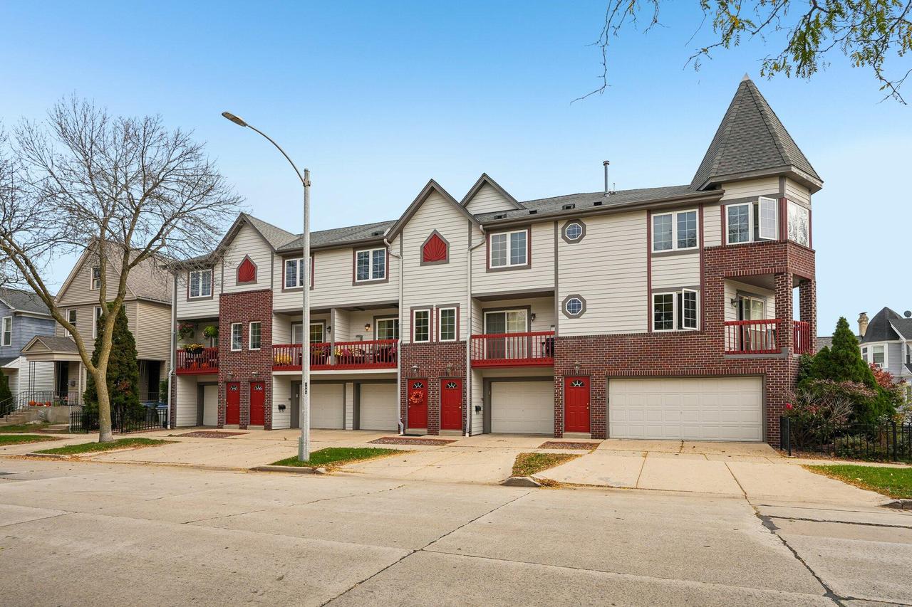 1510 N Humboldt Ave, Milwaukee, WI 53202