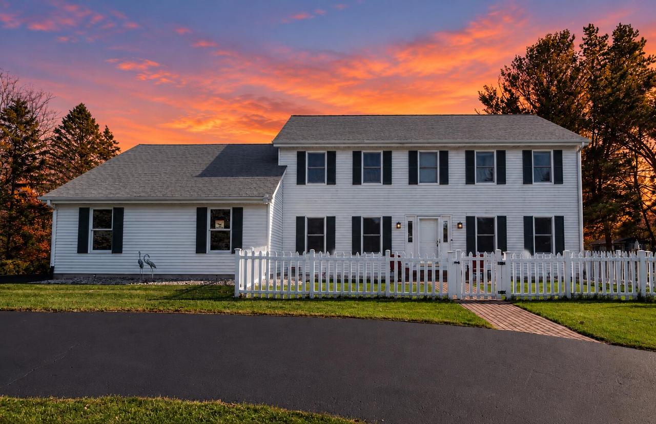 2478 Hannemann Rd, Cedarburg, WI 53024