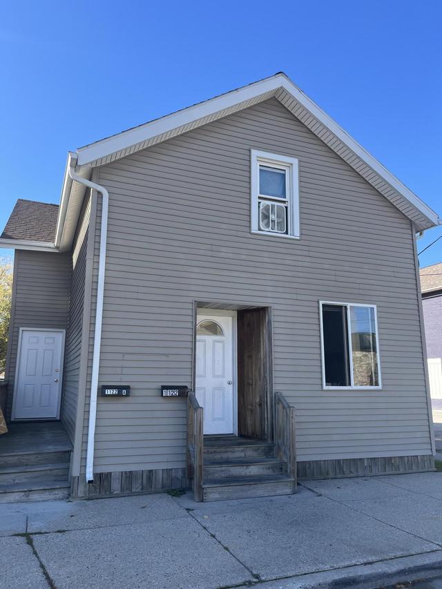 1122 S 10th St, Manitowoc, WI 54220