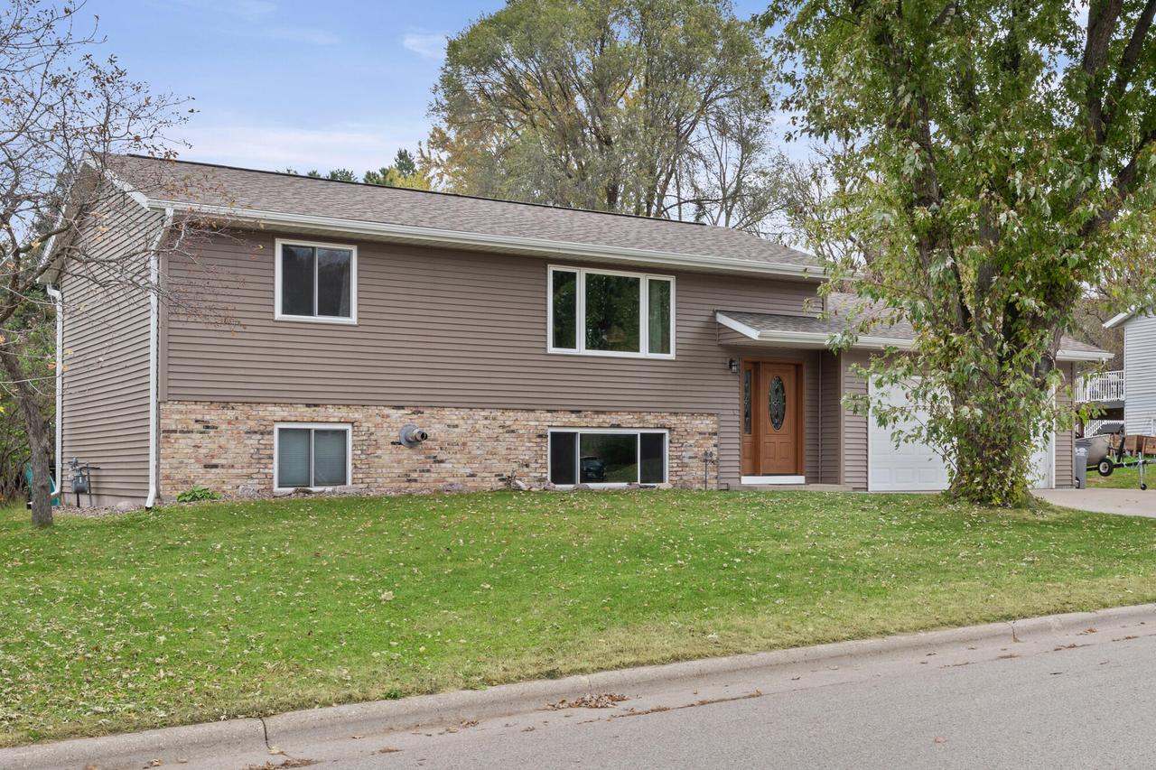 601 Evergreen Dr, Holmen, WI 54636