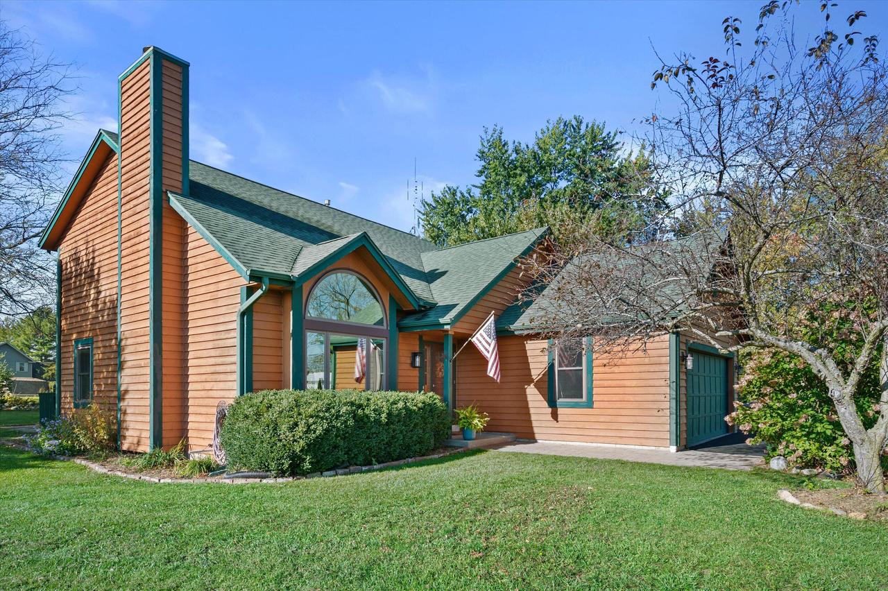 W7637 Hackett Rd, Whitewater, WI 53190