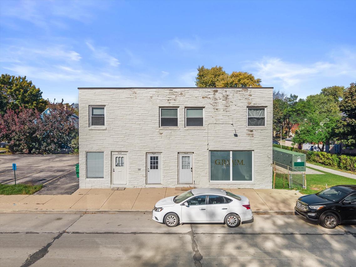 8018 W Becher St #8020, West Allis, WI 53219