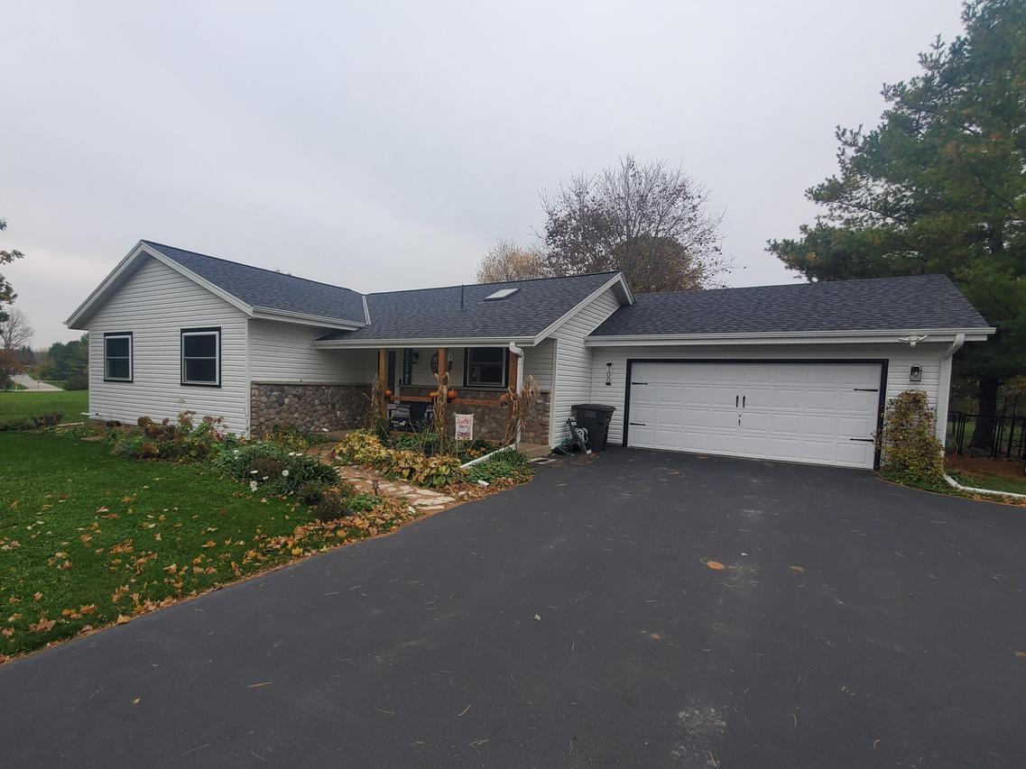 100 Morrissey Dr, North Prairie, WI 53153