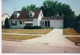 214 N Lincoln Dr., West Bend, WI 53095