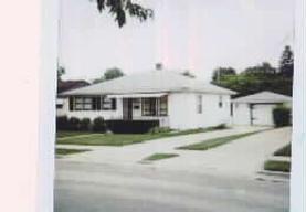 2815 Pinehurst Ave., Racine, WI 53403