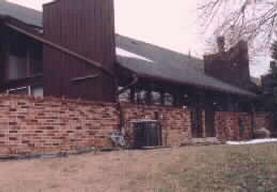 5210 Woodbridge Ln., Greenfield, WI 53221