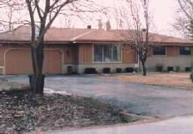 4001 S Johns Dr, New Berlin, WI 53146