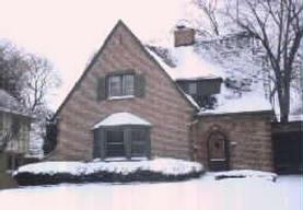 1537 Upper Pkwy., Wauwatosa, WI 53213