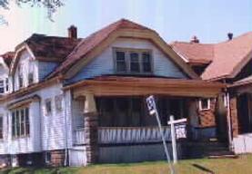 2977 S 6th St., Milwaukee, WI 53215